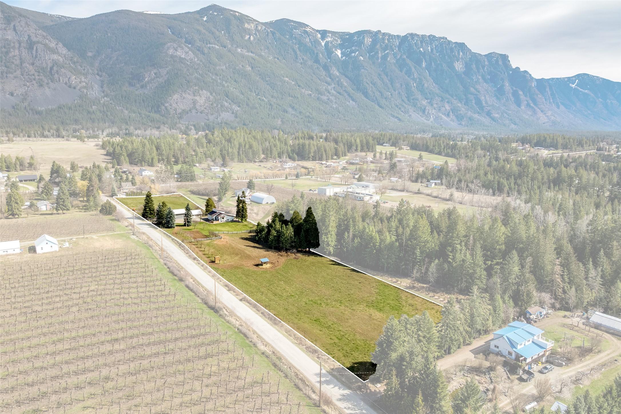 3955 46Th Street, Creston, BC - Outdoor With View