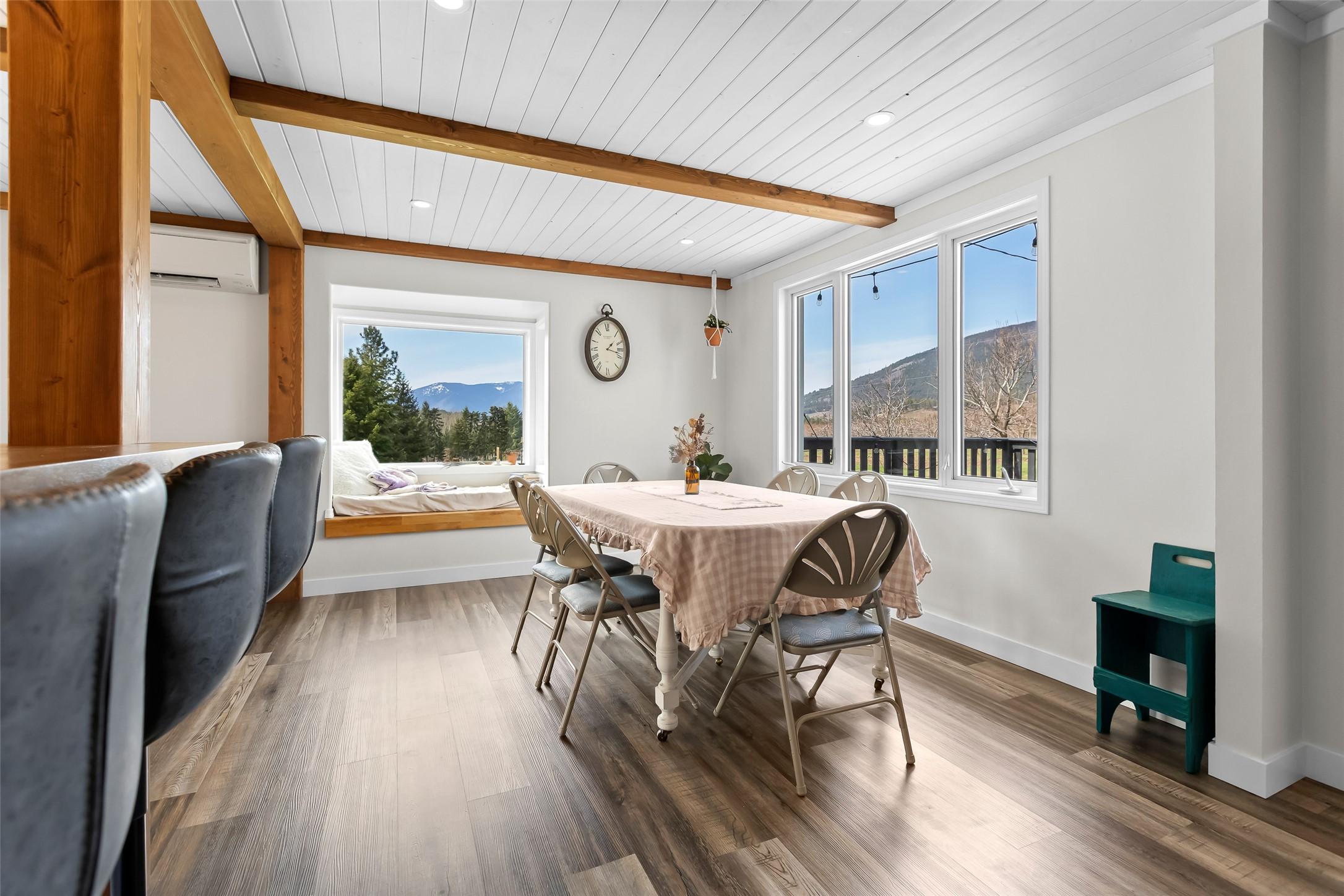 3955 46Th Street, Creston, BC - Indoor Photo Showing Dining Room