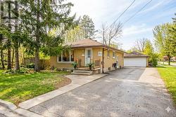 12 DELMAR BOULEVARD Guelph (St. George's), ON N1E 2K8
