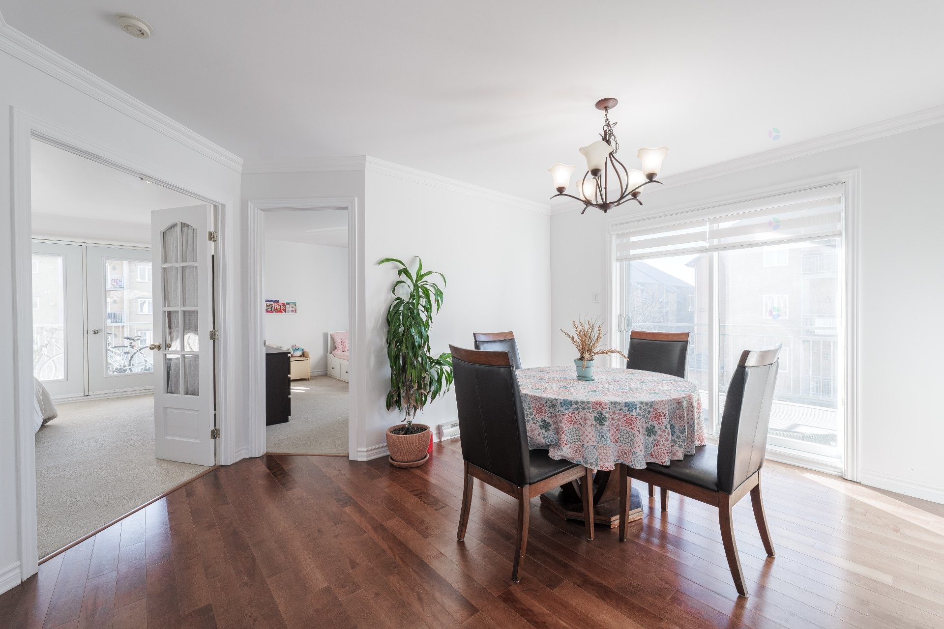 Dining Room - 302-6535 Boul. Chevrier, Brossard, QC - Indoor Photo Showing Dining Room