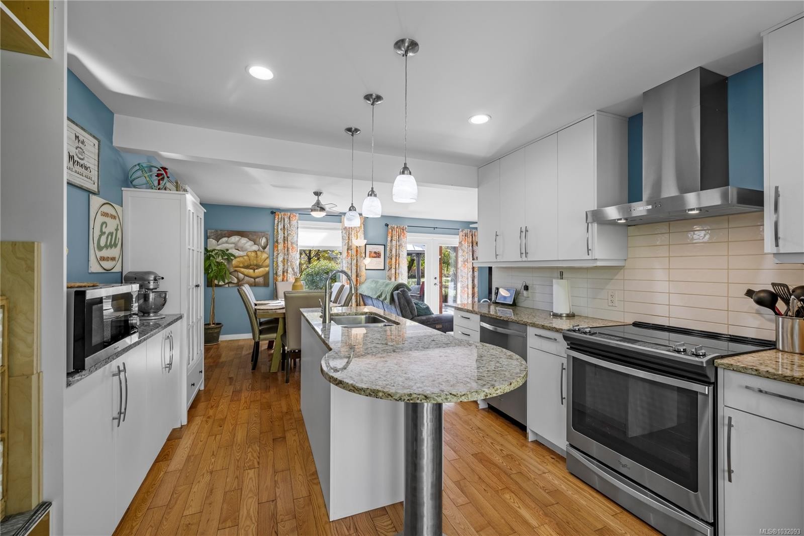 2920 Marshall Rd, Qualicum Beach, BC