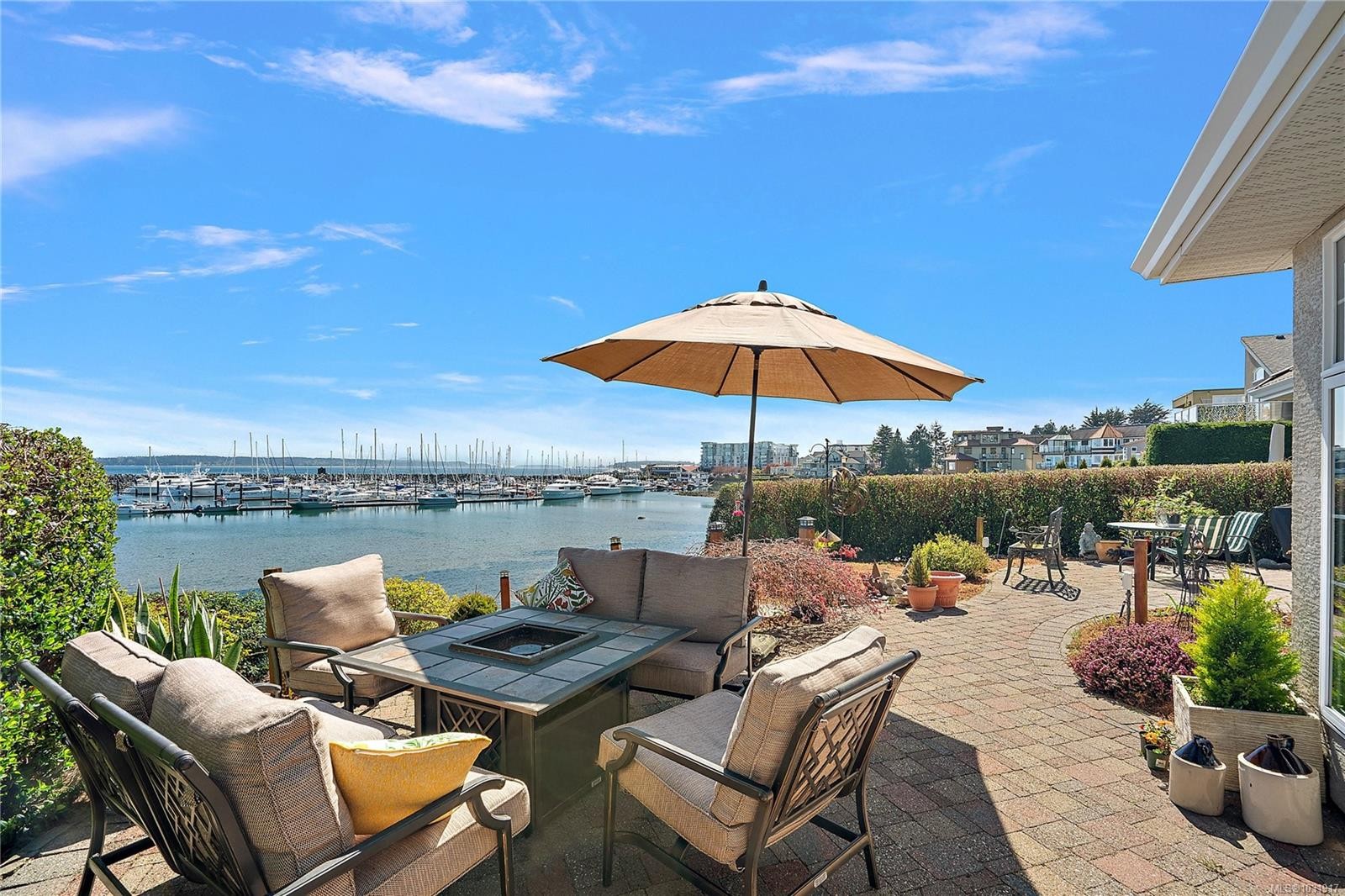 10007 Third St, Sidney, BC