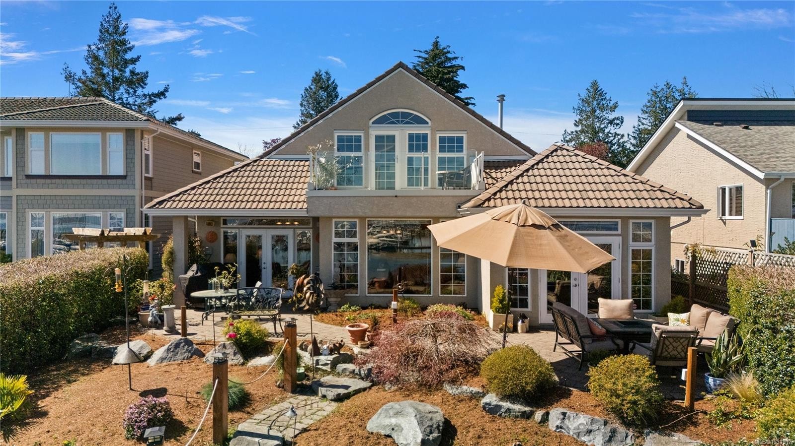 10007 Third St, Sidney, BC