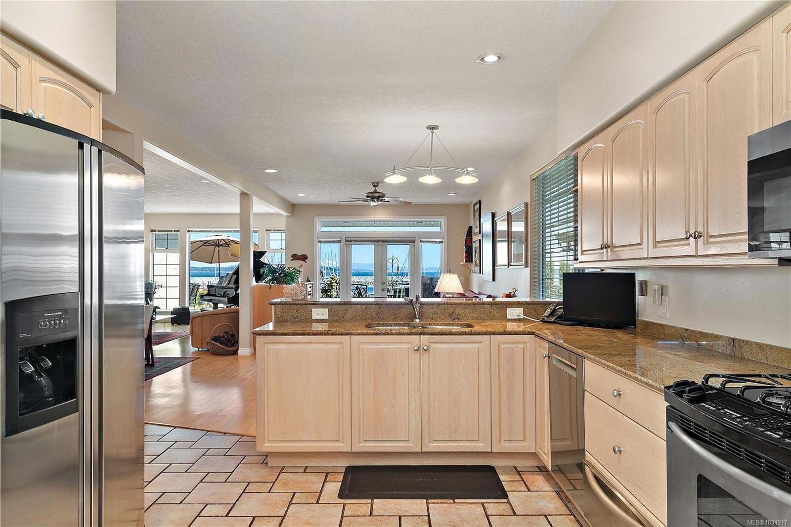 10007 Third St, Sidney, BC