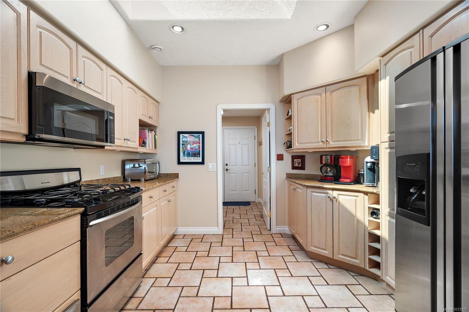 10007 Third St, Sidney, BC