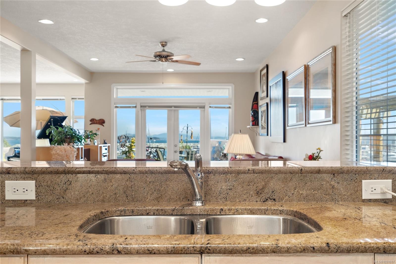 10007 Third St, Sidney, BC