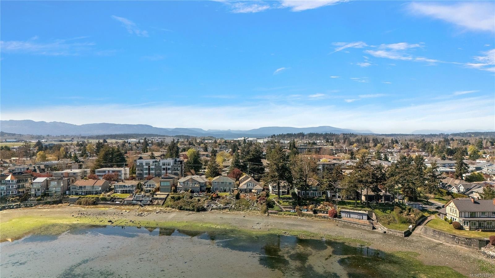 10007 Third St, Sidney, BC