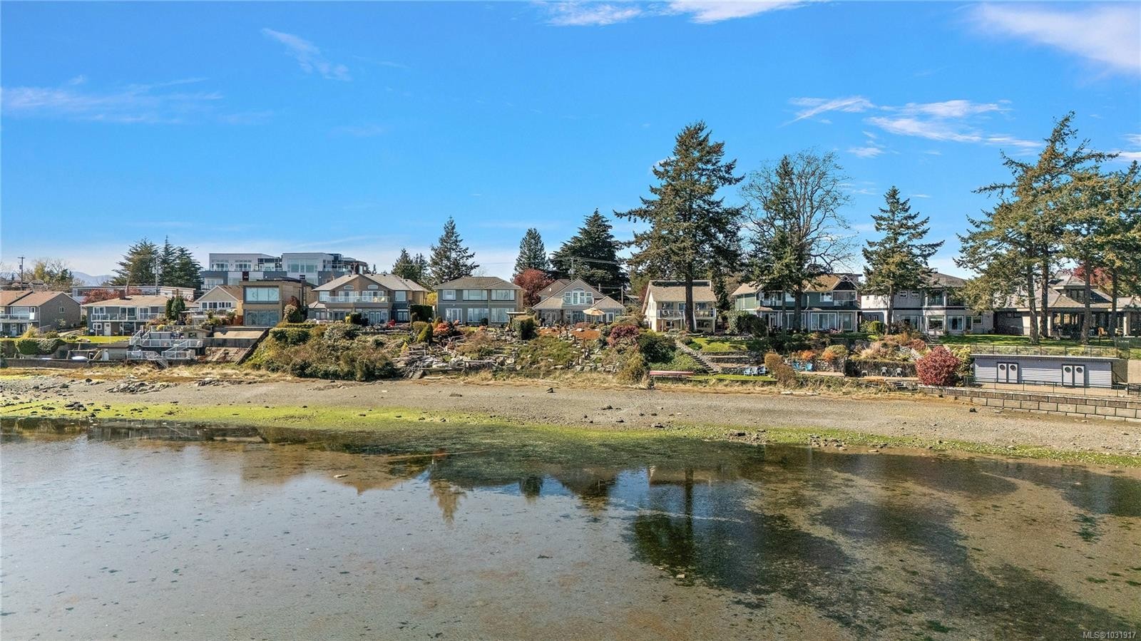 10007 Third St, Sidney, BC