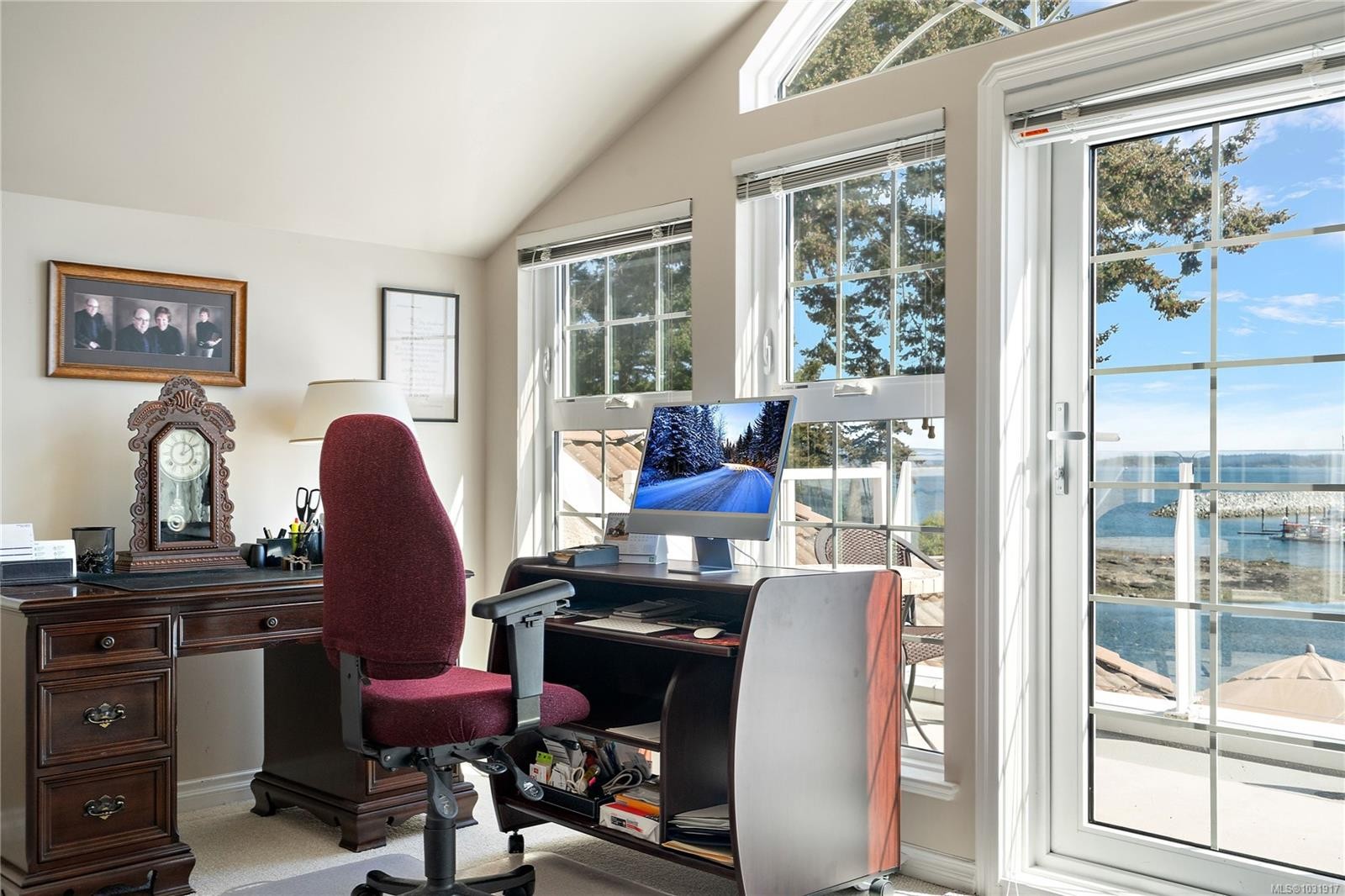 10007 Third St, Sidney, BC