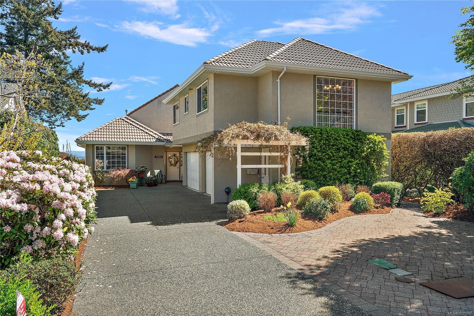 10007 Third St, Sidney, BC