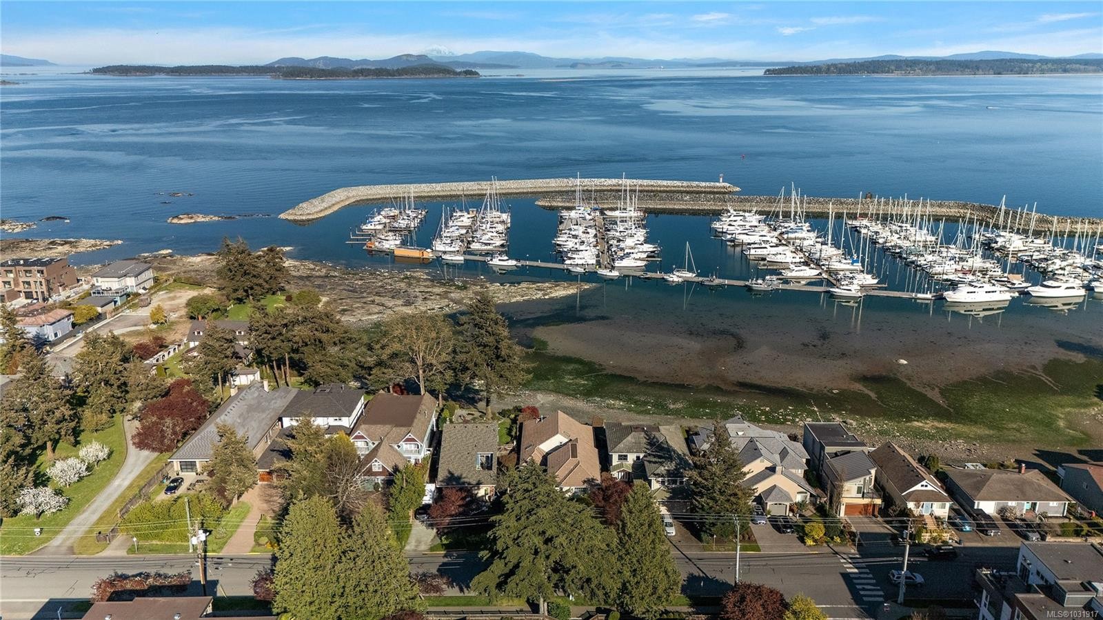 10007 Third St, Sidney, BC