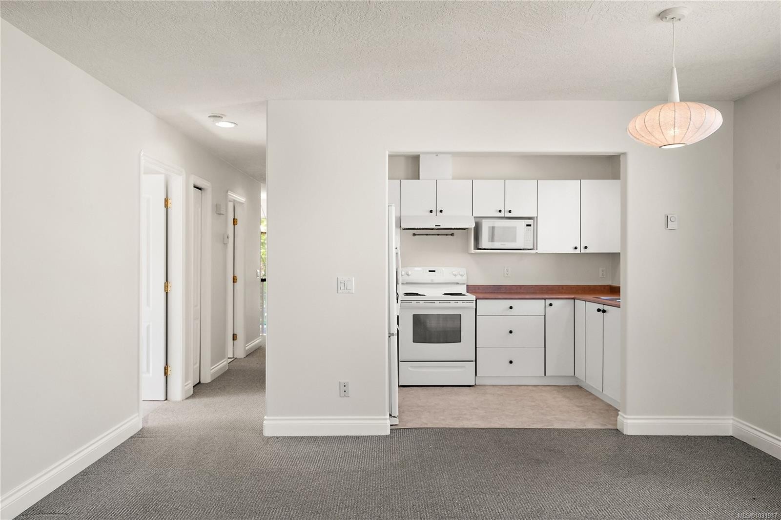 10007 Third St, Sidney, BC