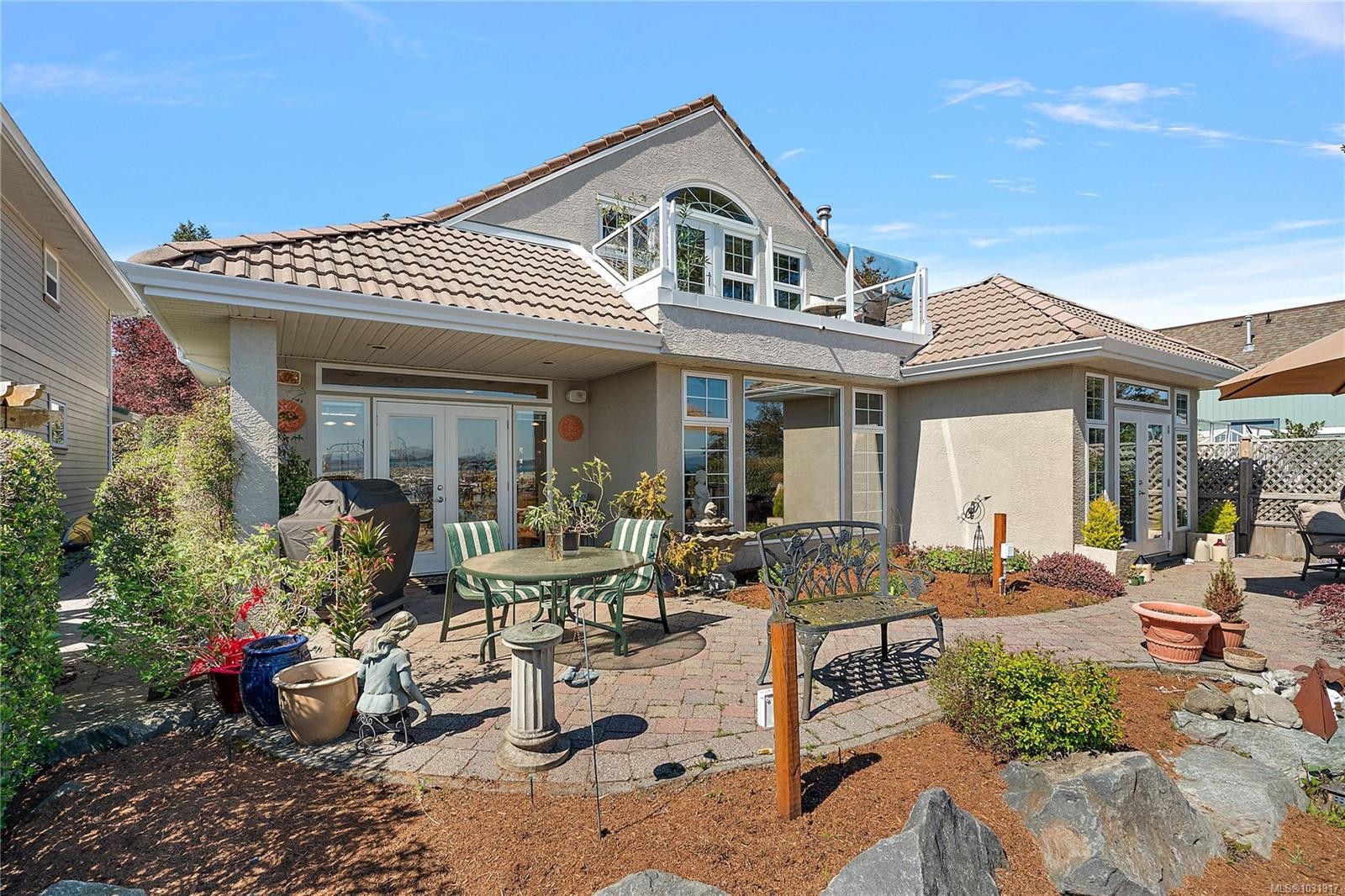 10007 Third St, Sidney, BC