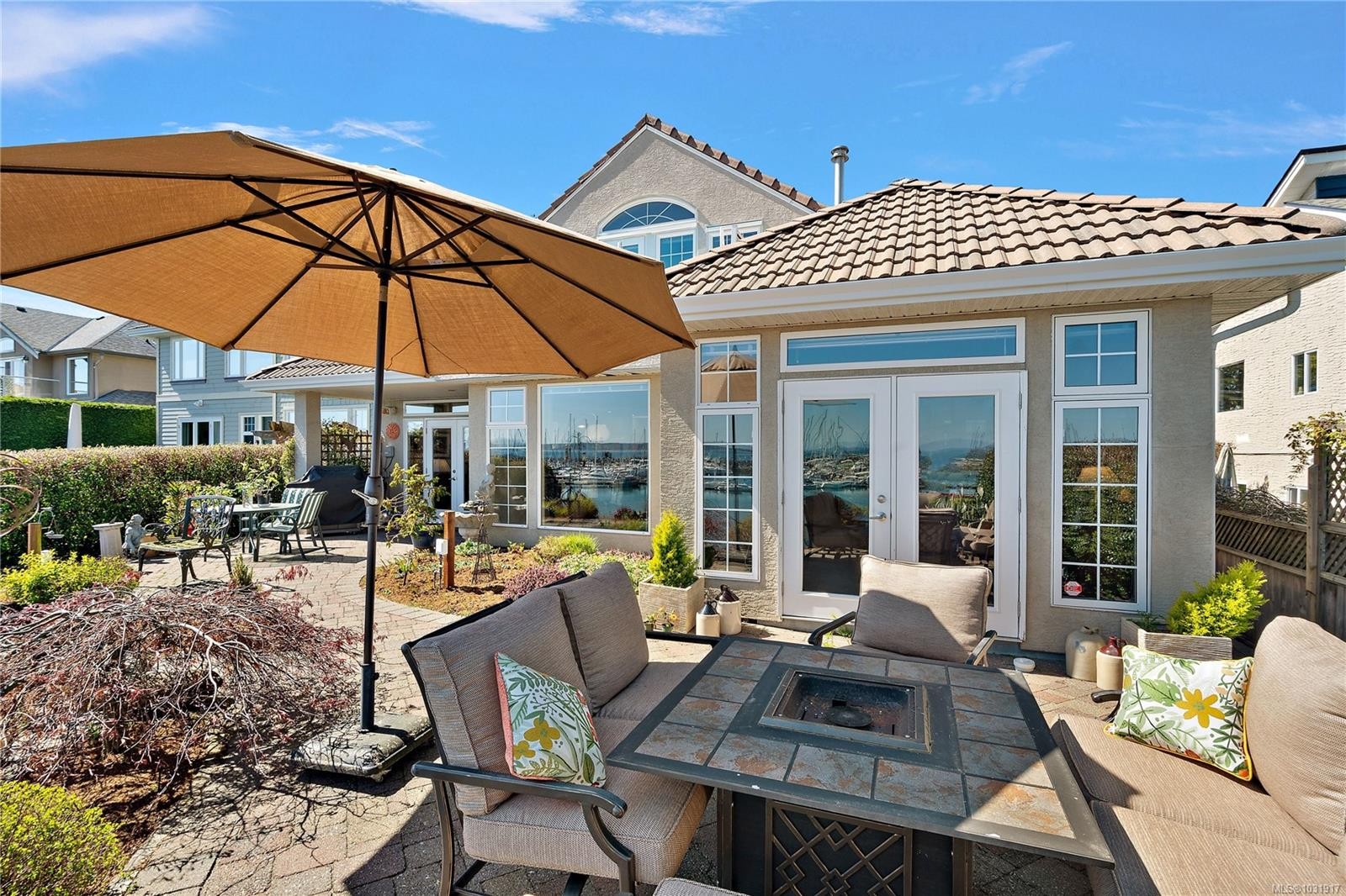 10007 Third St, Sidney, BC