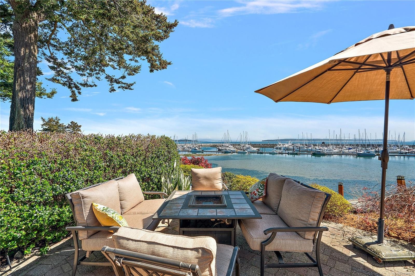 10007 Third St, Sidney, BC