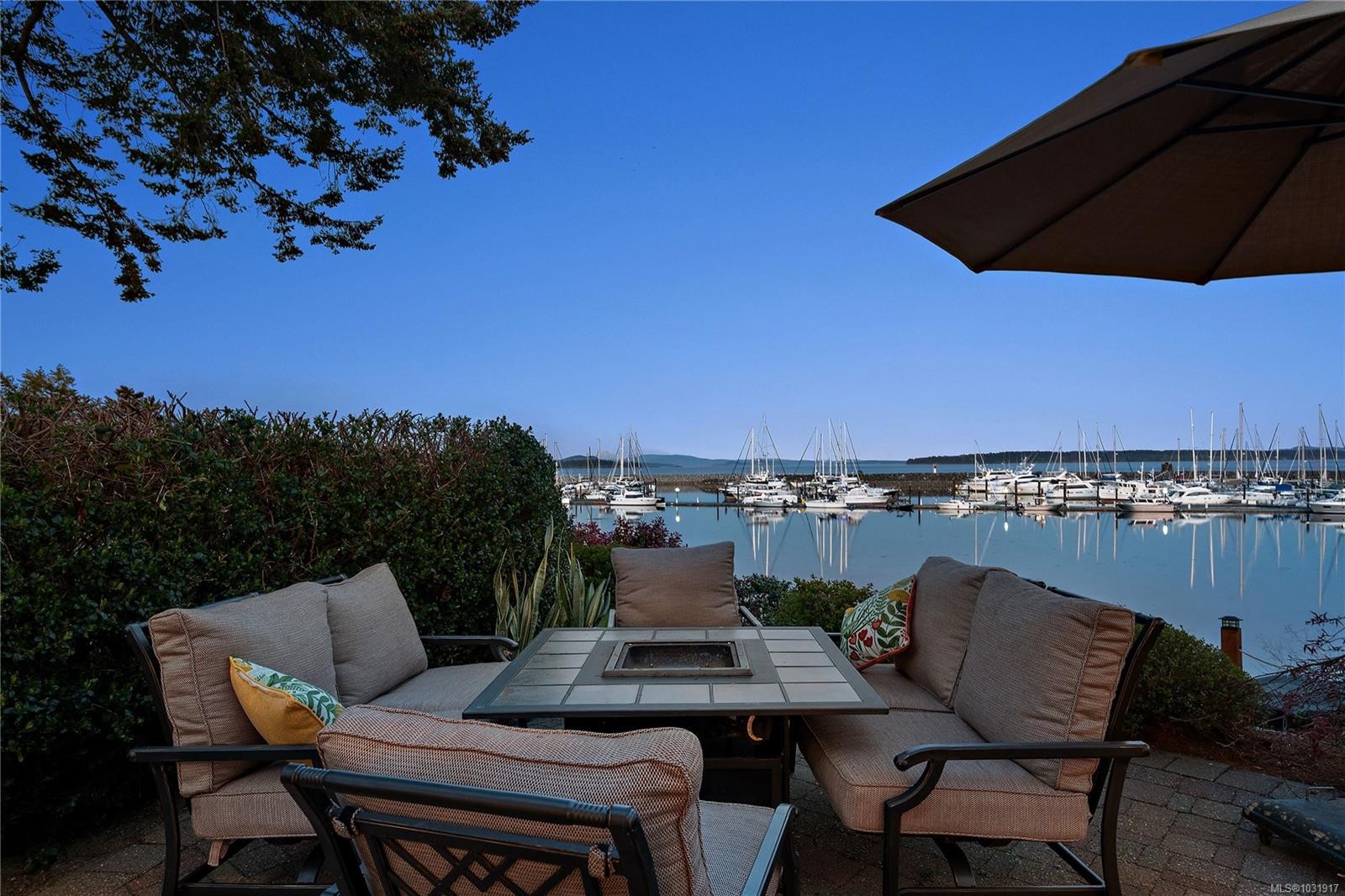 10007 Third St, Sidney, BC