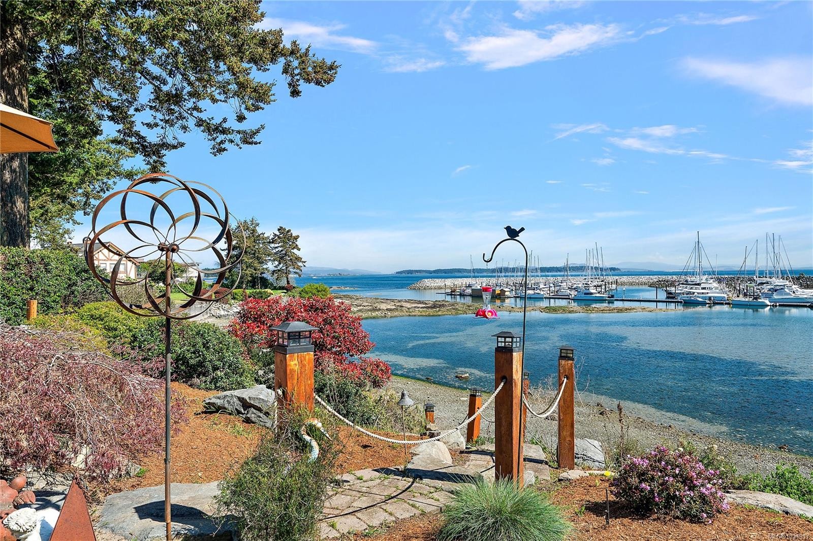 10007 Third St, Sidney, BC