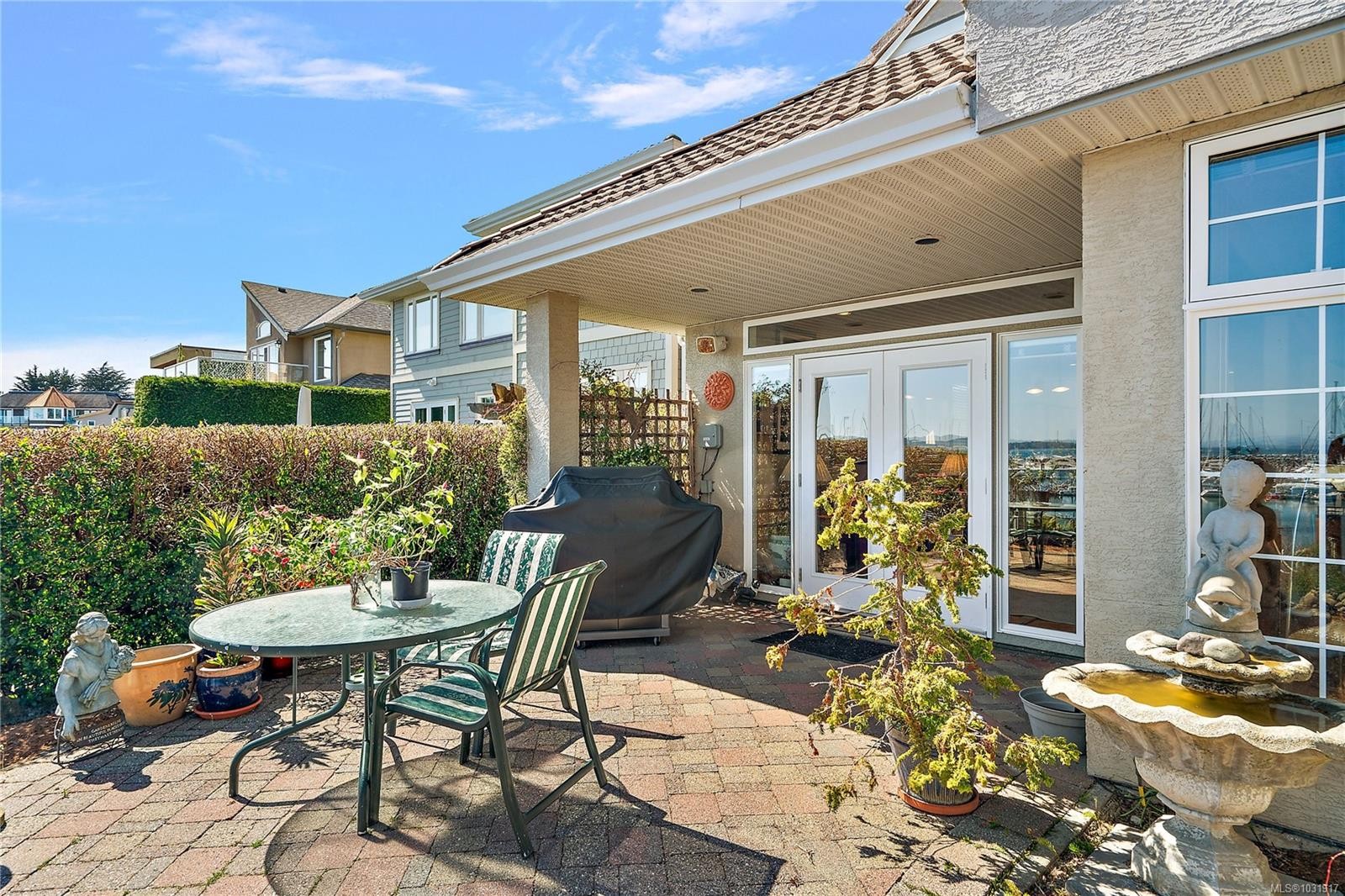 10007 Third St, Sidney, BC