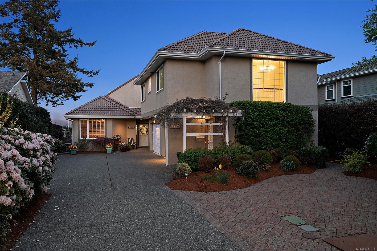 10007 Third St, Sidney, BC