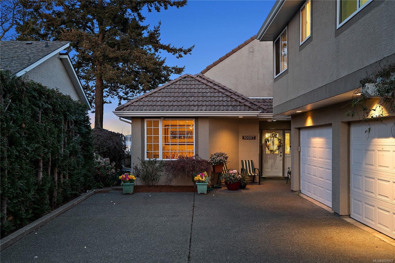 10007 Third St, Sidney, BC