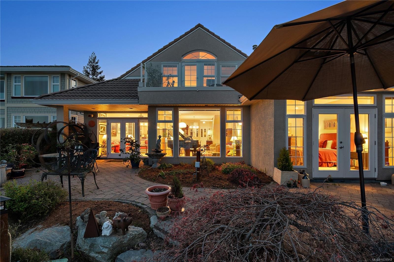 10007 Third St, Sidney, BC