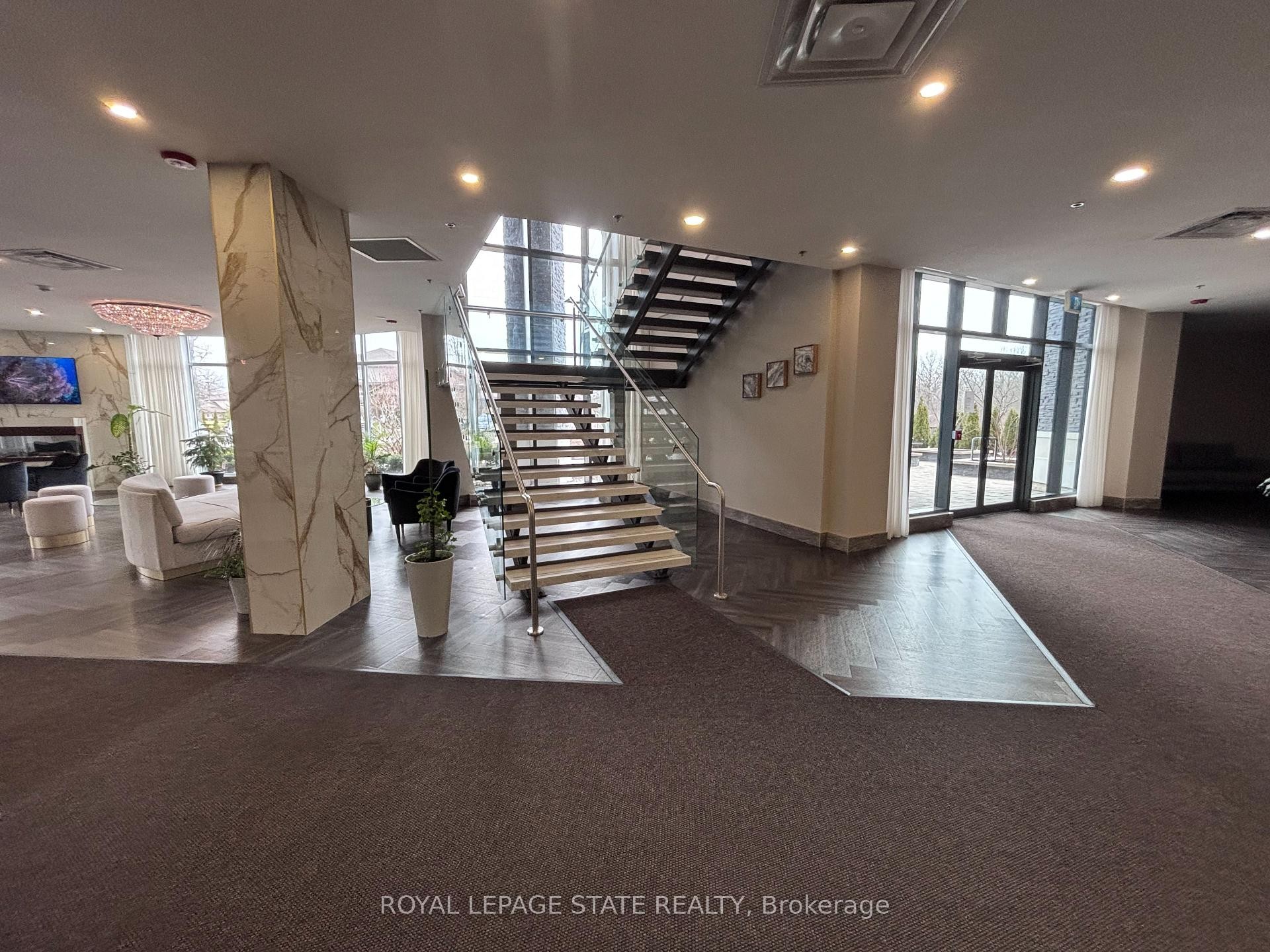 803-7711 Green Vista Gate, Niagara Falls, ON - Indoor Photo Showing Other Room