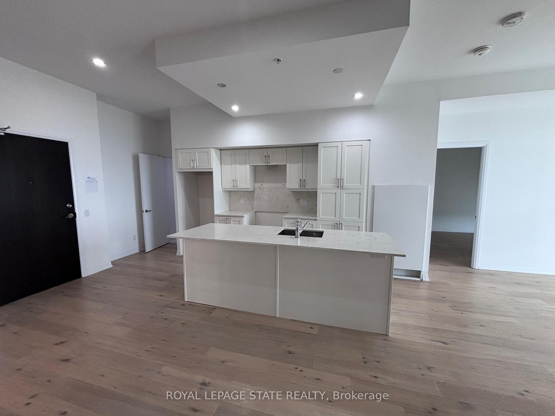 803-7711 Green Vista Gate, Niagara Falls, ON - Indoor Photo Showing Kitchen