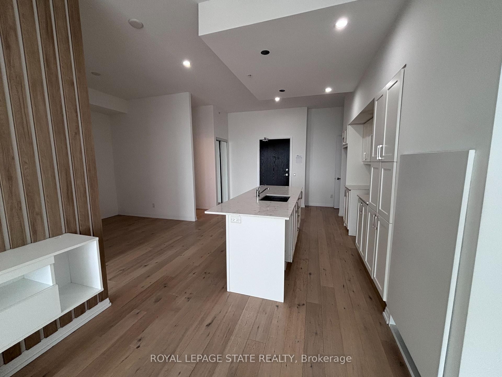 803-7711 Green Vista Gate, Niagara Falls, ON - Indoor Photo Showing Other Room