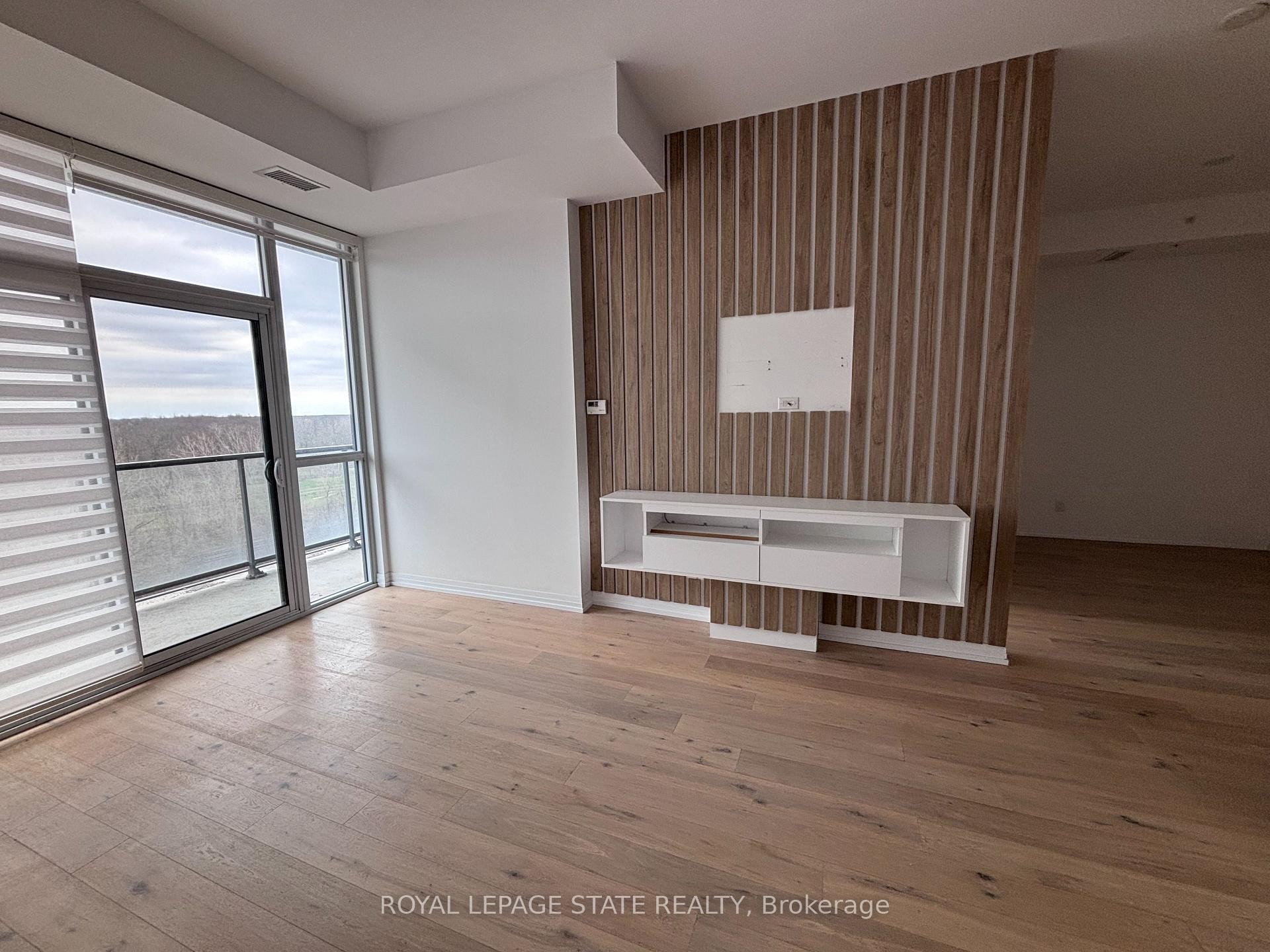 803-7711 Green Vista Gate, Niagara Falls, ON - Indoor Photo Showing Other Room