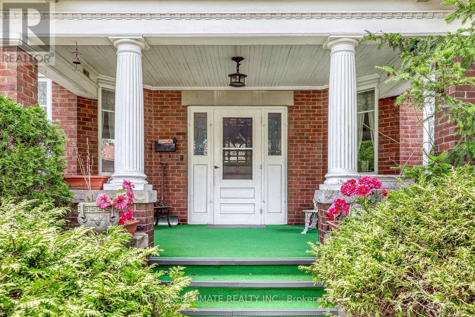 456 Manse Road, Toronto, ON - Outdoor