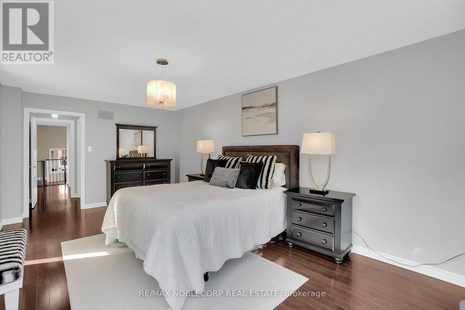 25 Aztec Court, Richmond Hill, ON - Indoor Photo Showing Bedroom