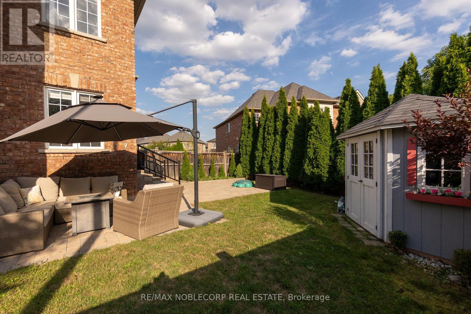 25 Aztec Court, Richmond Hill, ON - Outdoor