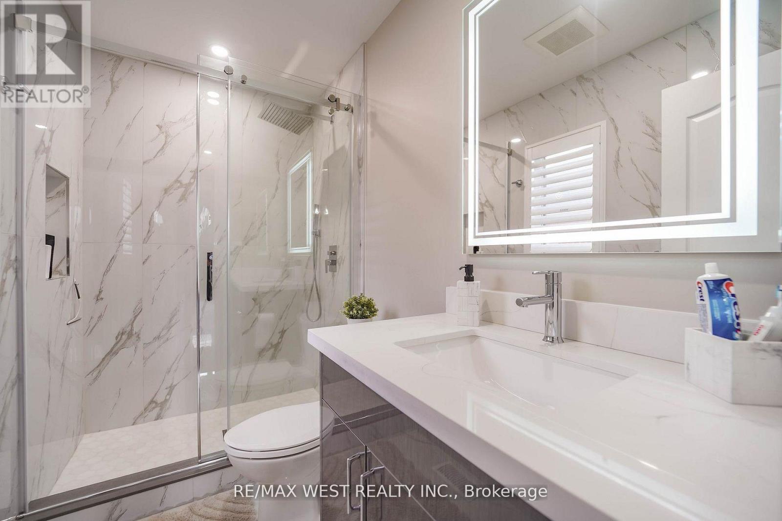 18 Wyndance Way, Uxbridge, ON - Indoor Photo Showing Bathroom