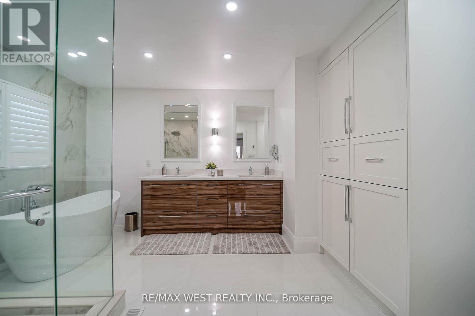 18 Wyndance Way, Uxbridge, ON - Indoor Photo Showing Bathroom
