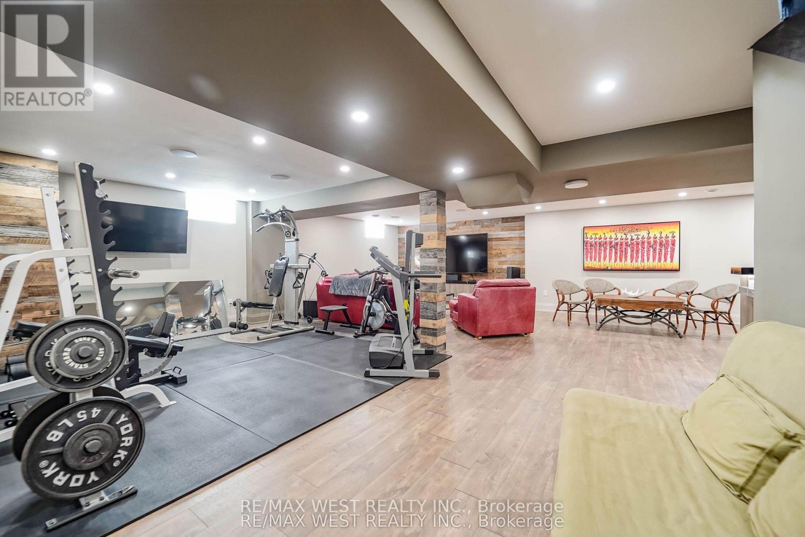 18 Wyndance Way, Uxbridge, ON - Indoor Photo Showing Gym Room