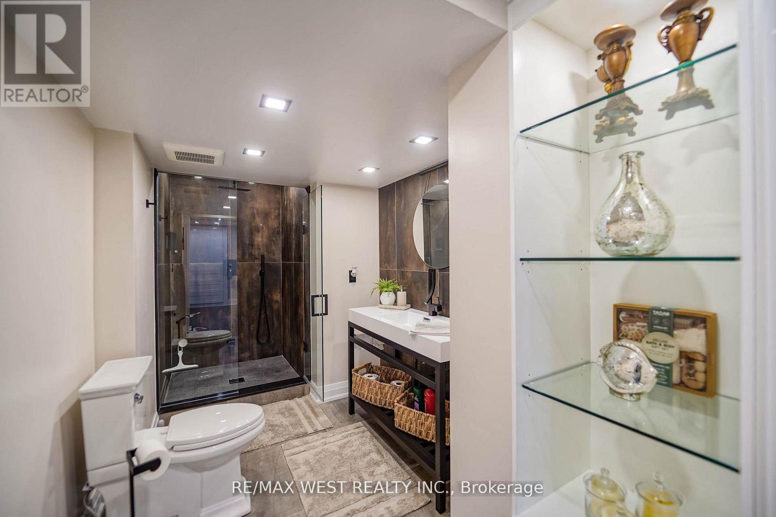 18 Wyndance Way, Uxbridge, ON - Indoor Photo Showing Bathroom