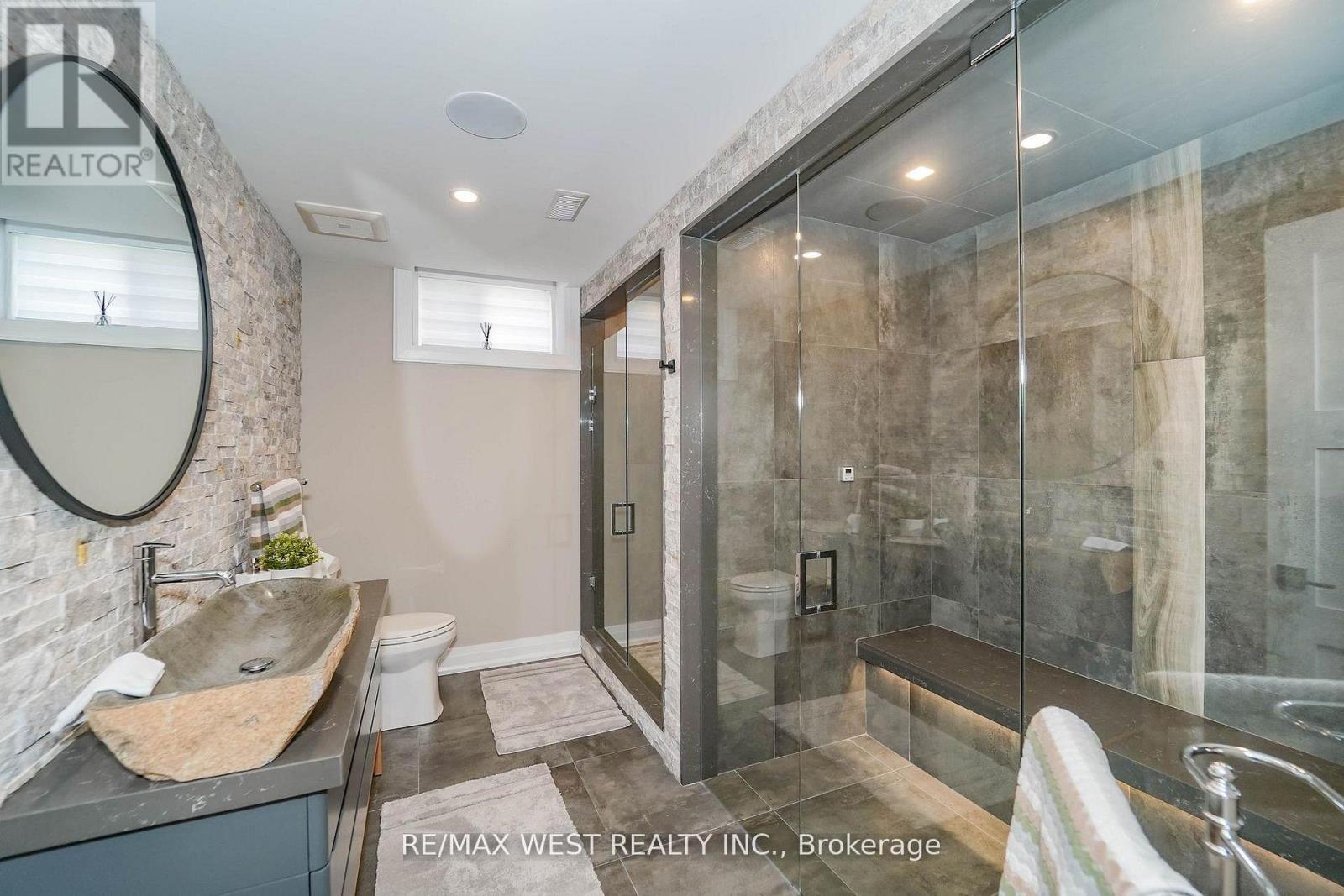 18 Wyndance Way, Uxbridge, ON - Indoor Photo Showing Bathroom
