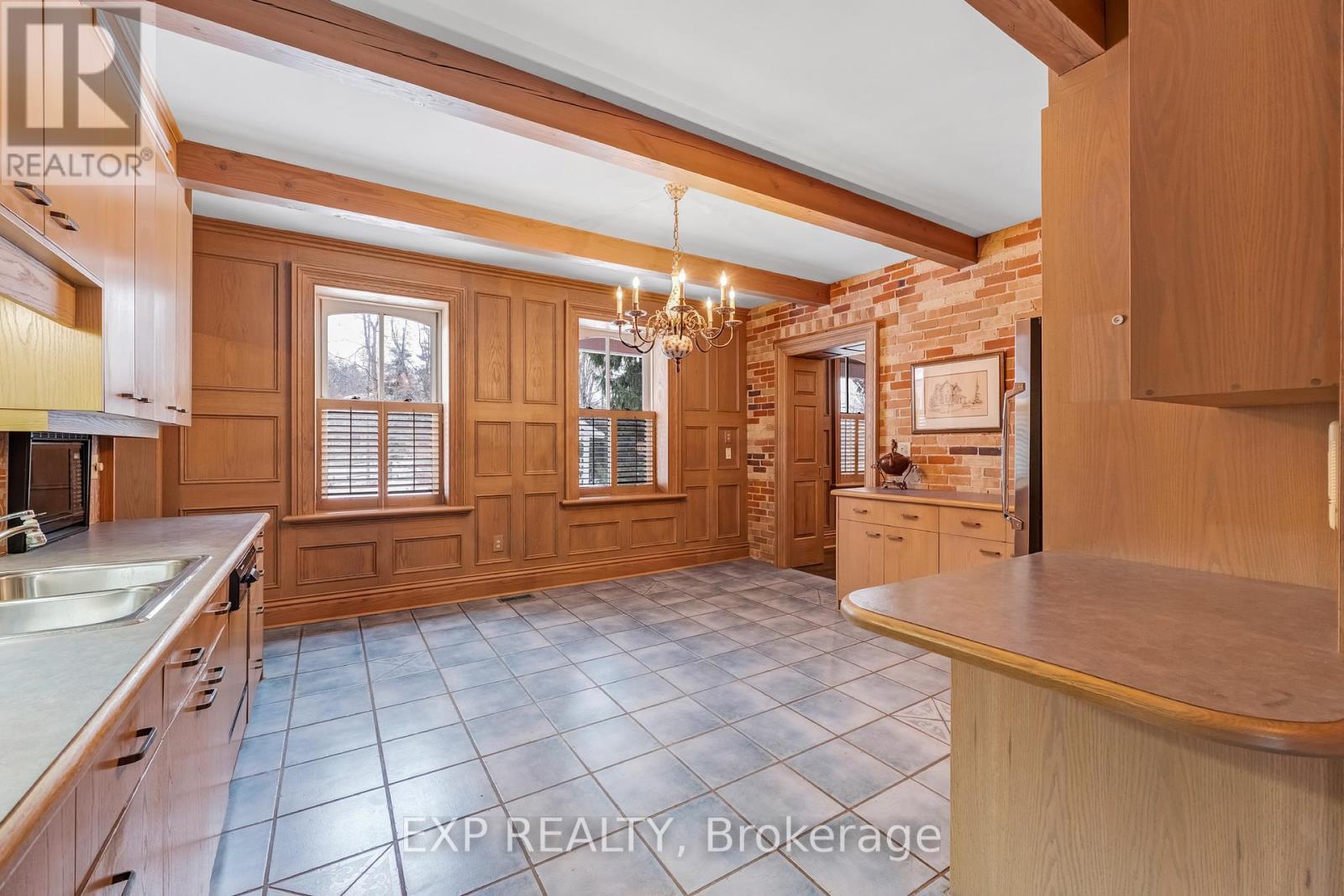 420 Kettleby Road, King, ON - Indoor Photo Showing Kitchen