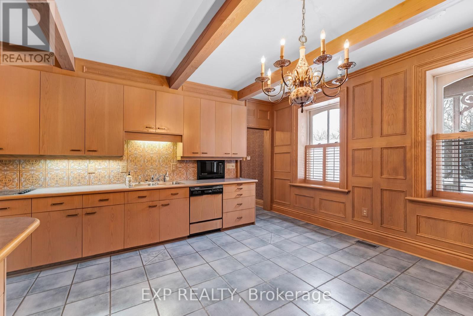 420 Kettleby Road, King, ON - Indoor Photo Showing Kitchen