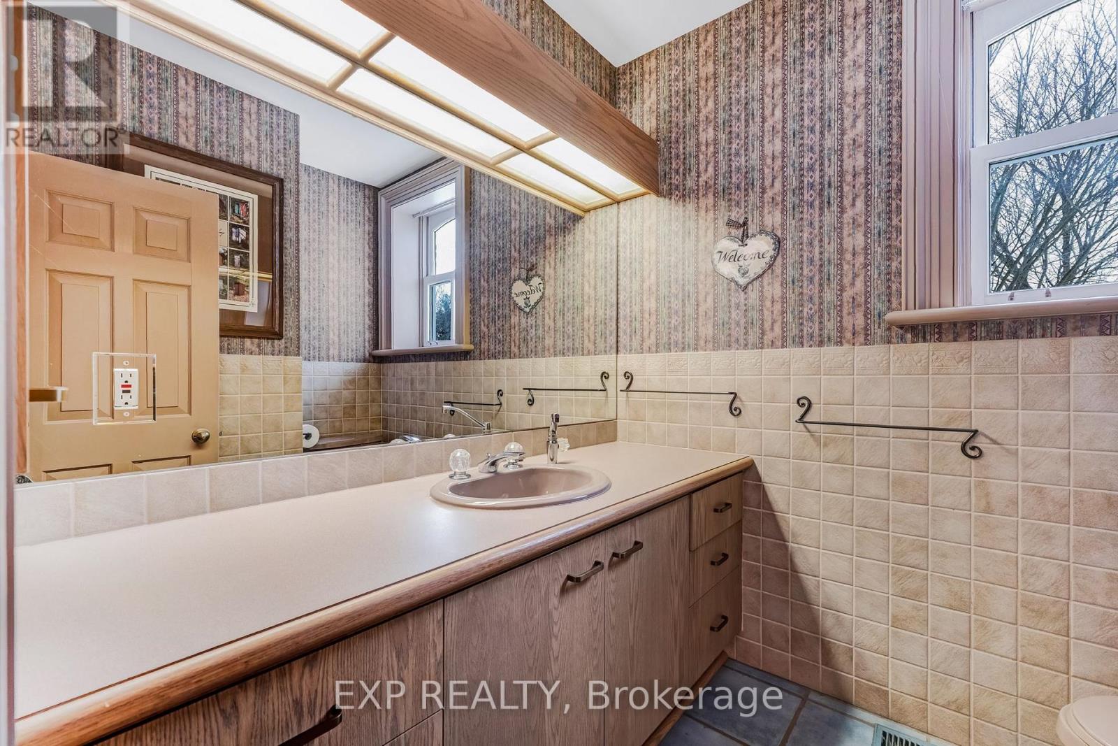 420 Kettleby Road, King, ON - Indoor Photo Showing Bathroom
