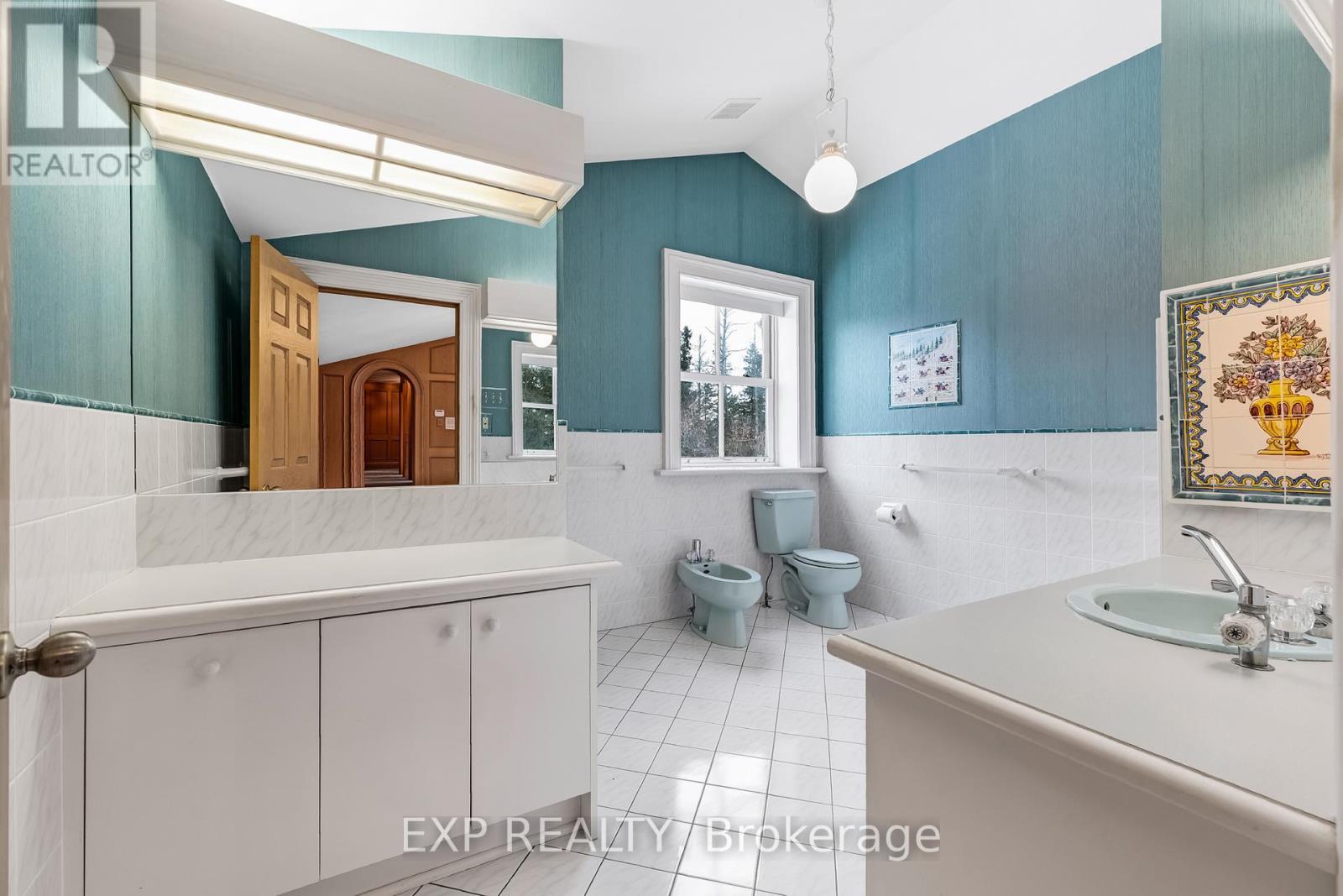 420 Kettleby Road, King, ON - Indoor Photo Showing Bathroom