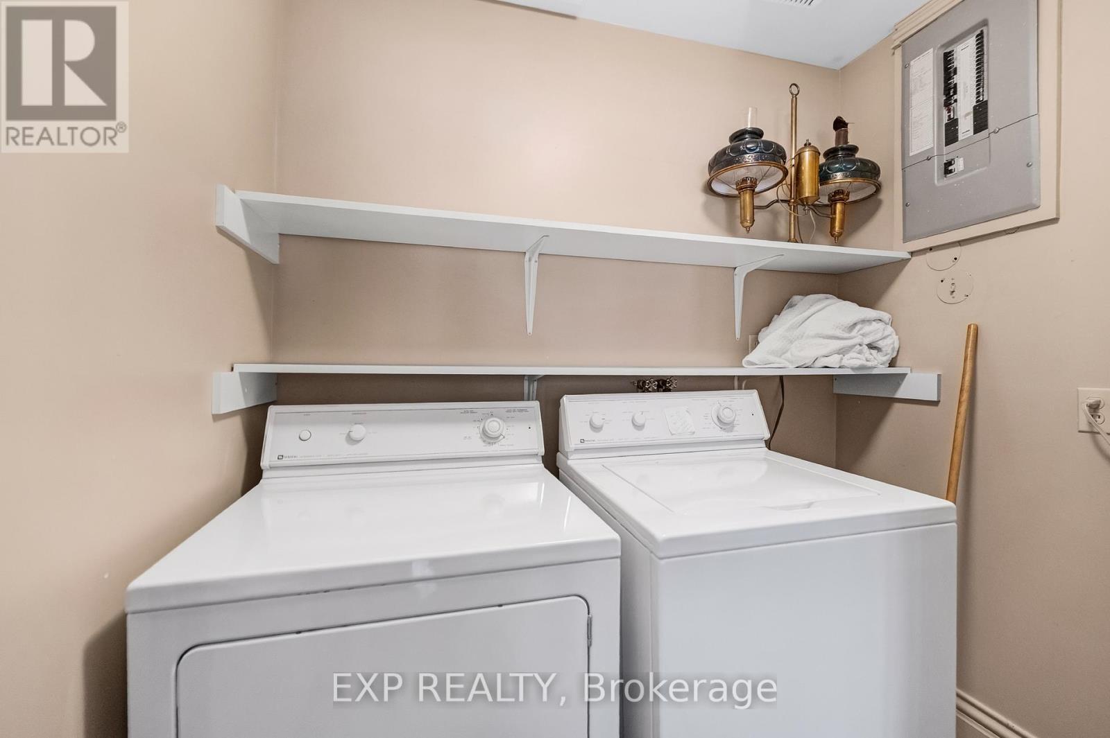 420 Kettleby Road, King, ON - Indoor Photo Showing Laundry Room