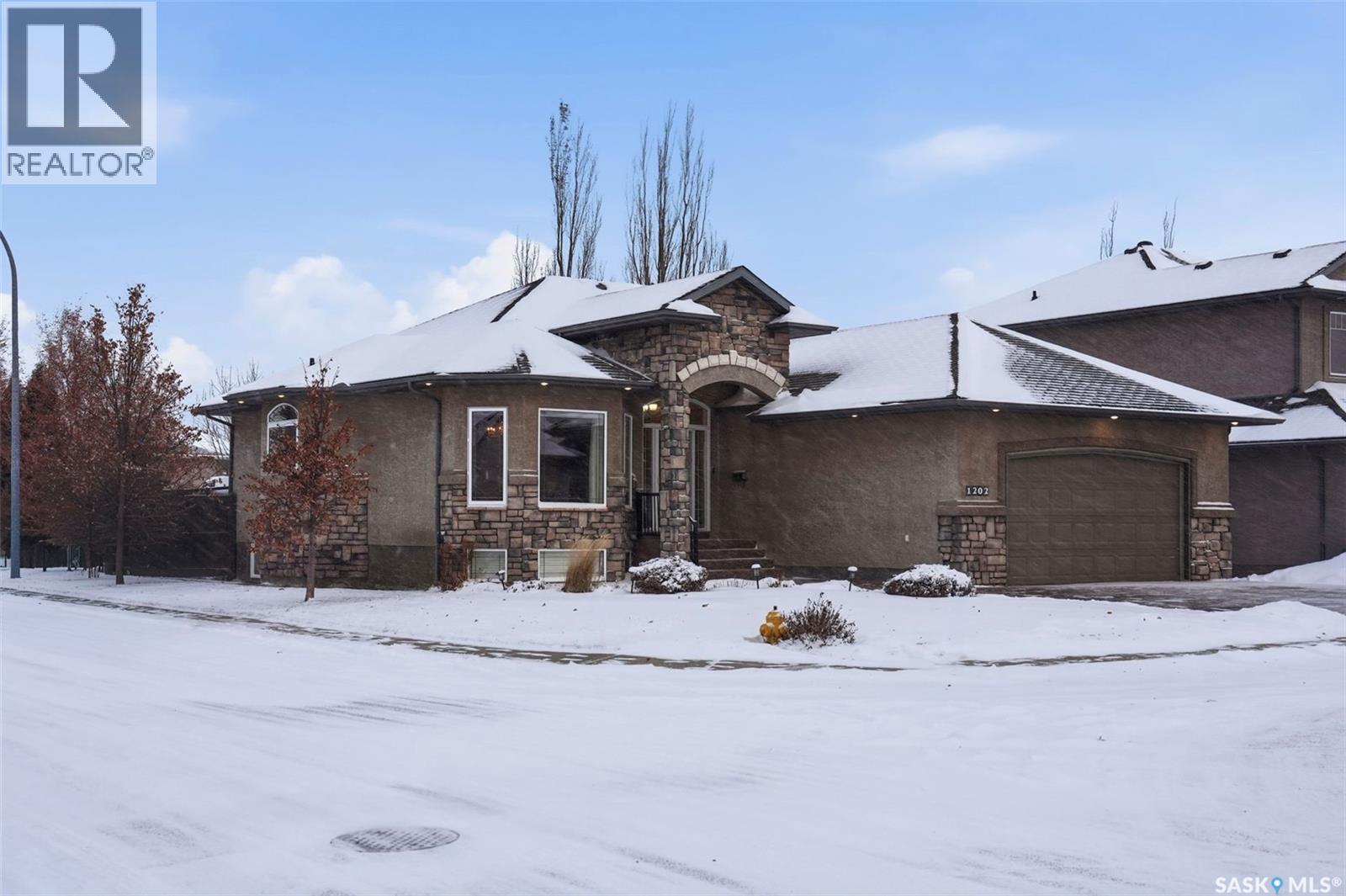 1202 Beechmont View, Saskatoon, SK - Outdoor