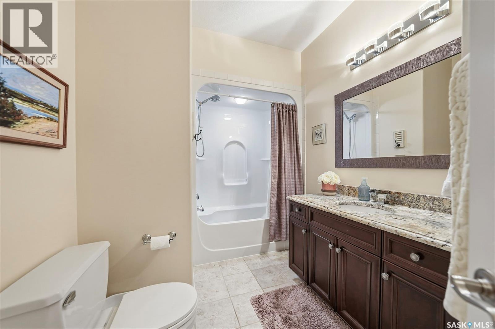 1202 Beechmont View, Saskatoon, SK - Indoor Photo Showing Bathroom