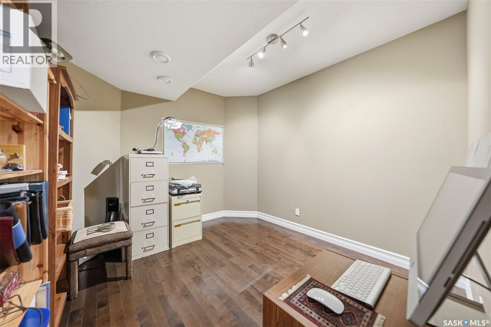 1202 Beechmont View, Saskatoon, SK - Indoor Photo Showing Other Room