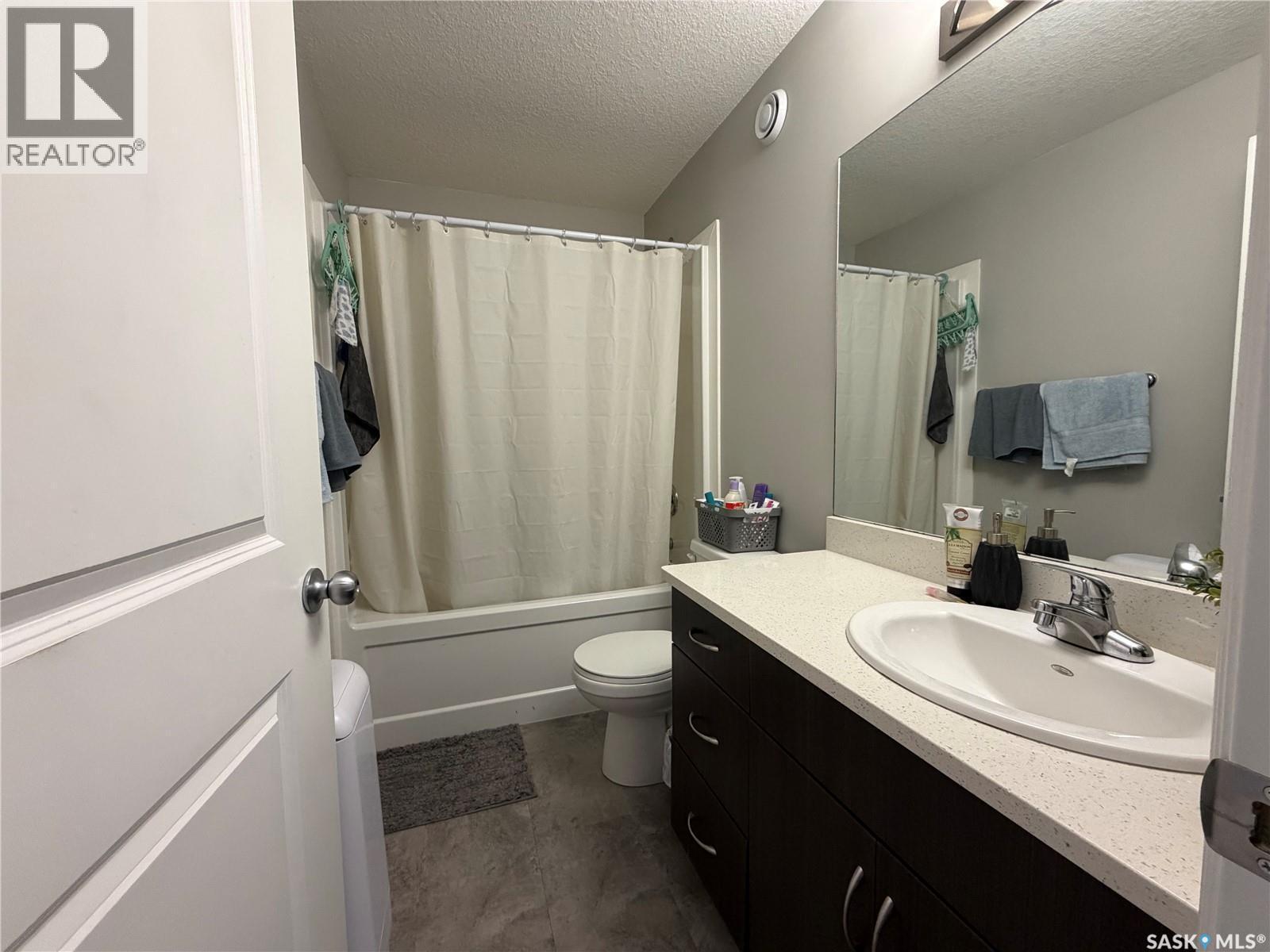 201 110 Akhtar Bend, Saskatoon, SK - Indoor Photo Showing Bathroom
