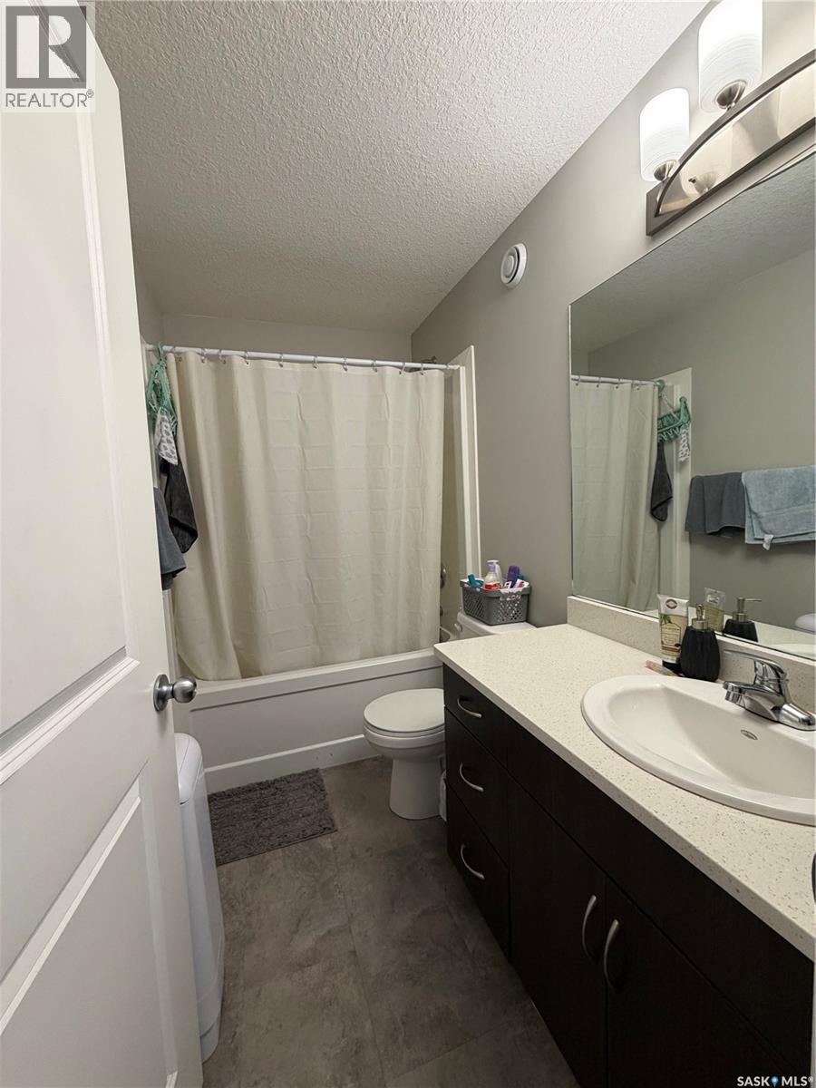 201 110 Akhtar Bend, Saskatoon, SK - Indoor Photo Showing Bathroom