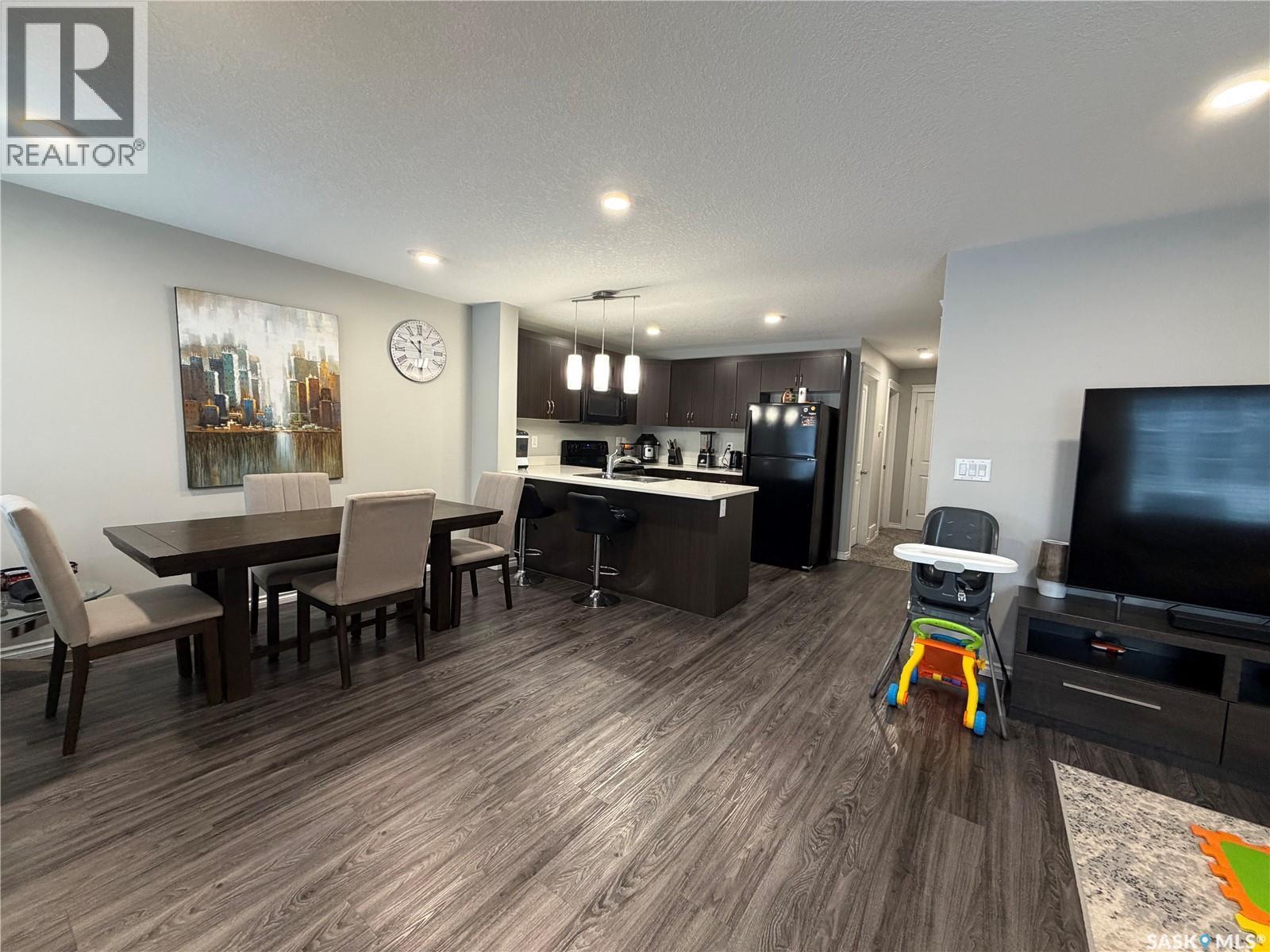 201 110 Akhtar Bend, Saskatoon, SK - Indoor