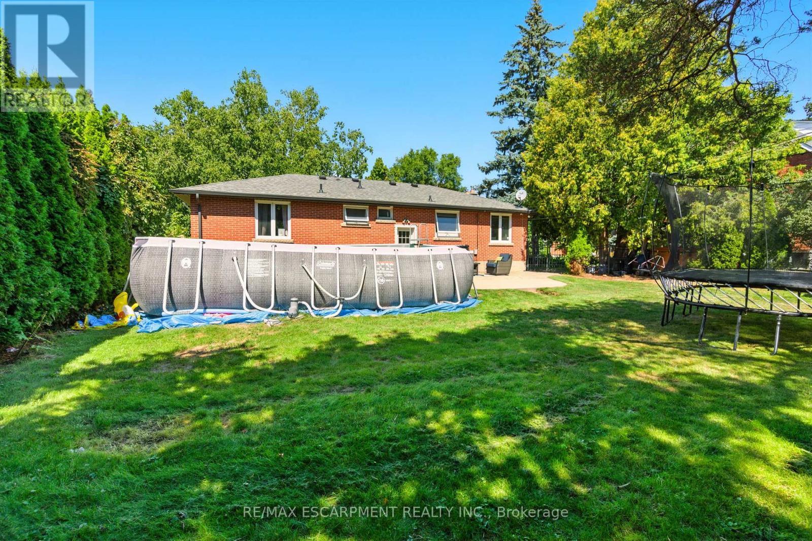 2224 Ghent Avenue, Burlington, ON - Outdoor With Backyard
