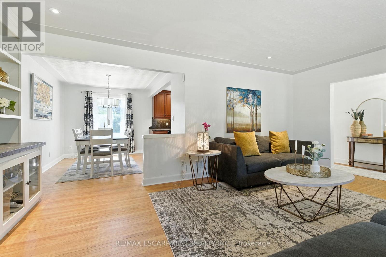 2224 Ghent Avenue, Burlington, ON - Indoor Photo Showing Living Room
